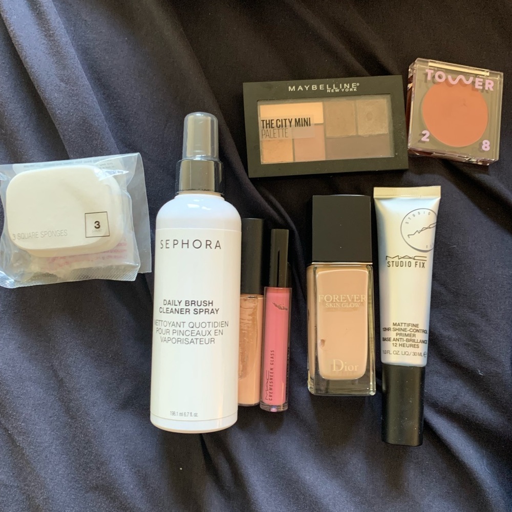 Makeup Bundle - Picture 11 of 12